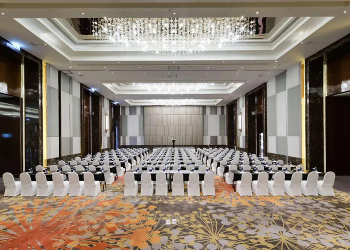 Radisson Blu Plaza 5*