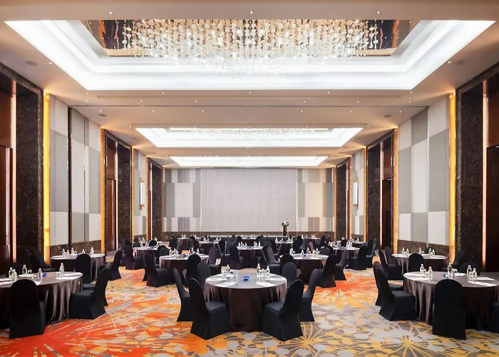 Radisson Blu Plaza 5*