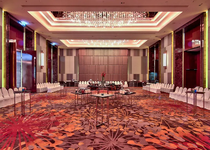 Hotel Radisson Blu Plaza 5*